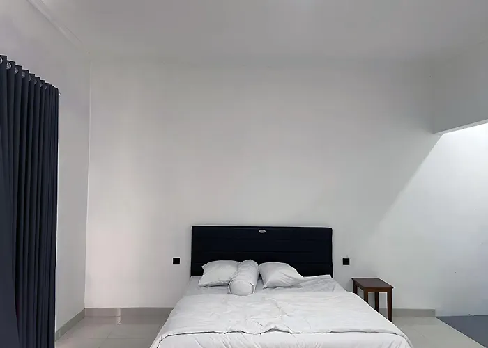 Orange Guest House Room